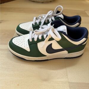 Nike Dunk Low - Fir/ Midnight Navy